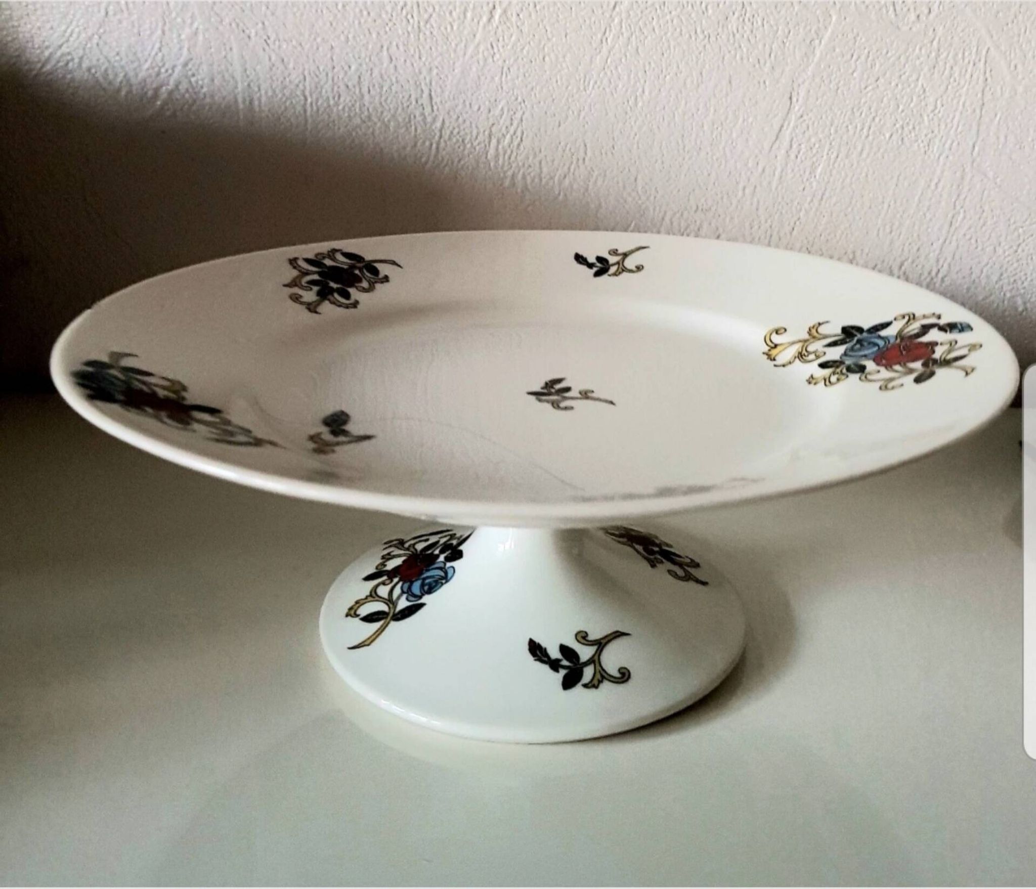 Plateau a gâteaux avec pied, Limoges