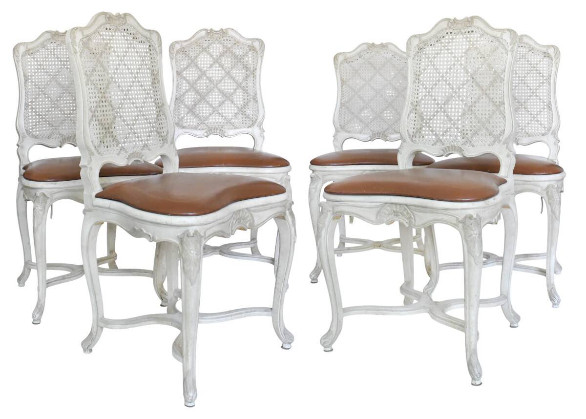 Suite de 6 chaises cannées de style Régence