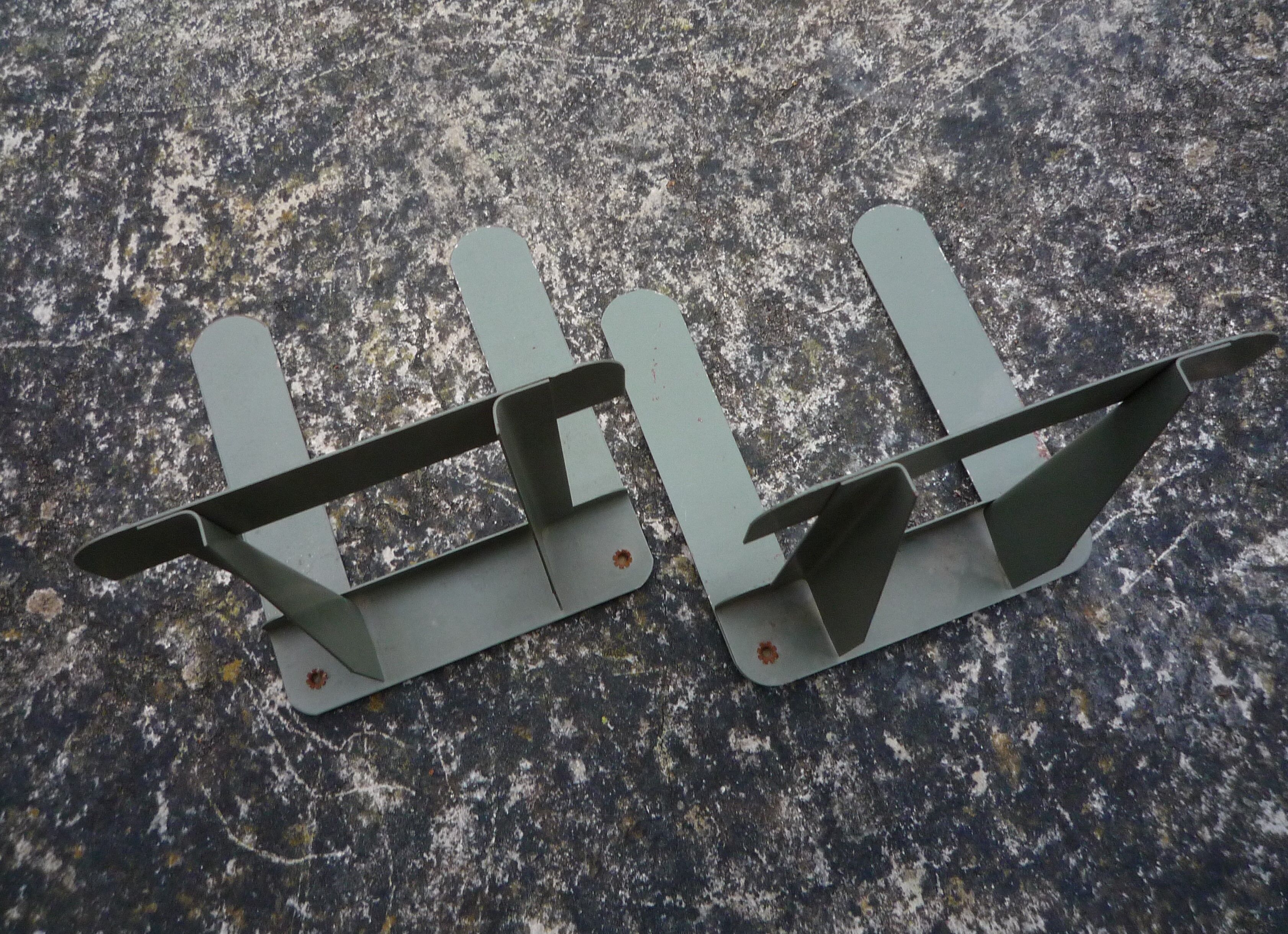 Pair of folded and riveted metal bookend, vintage 60s