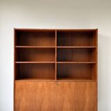 Vintage wooden cabinet / bookcase