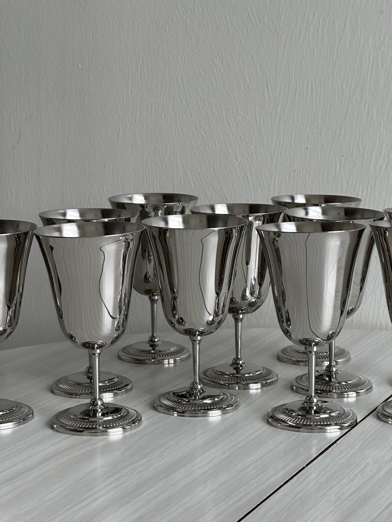 Set of 10 shiny silver metal stemmed cups