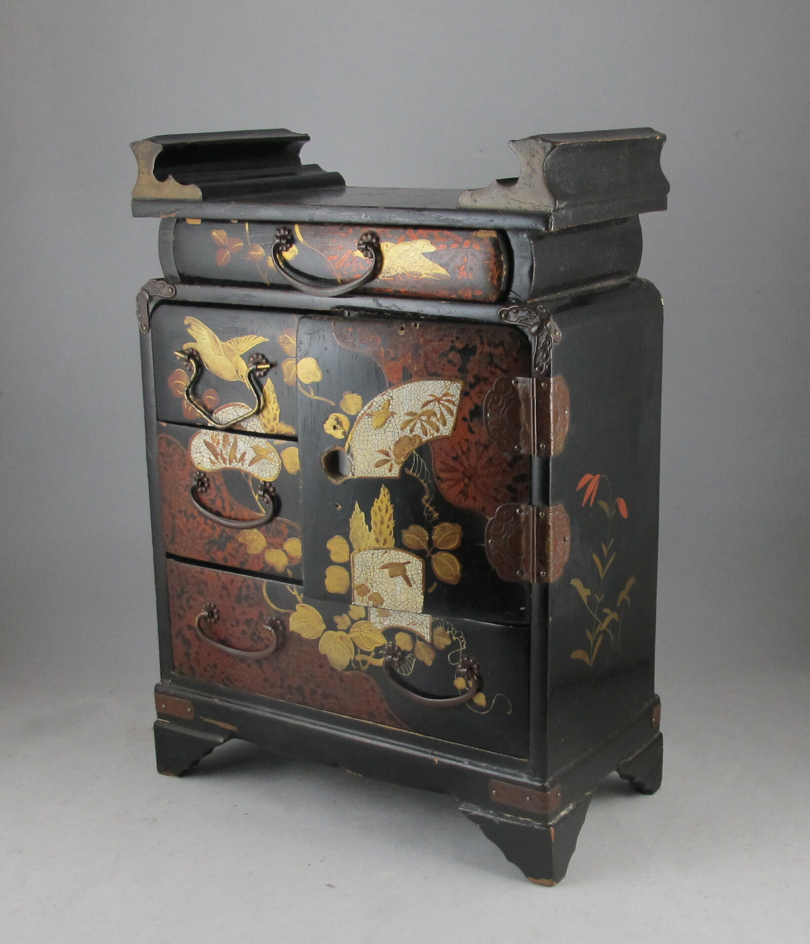 Former 19th century Japanese jewelry box