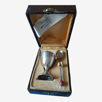 Coquetier box and its silver metal spoon
