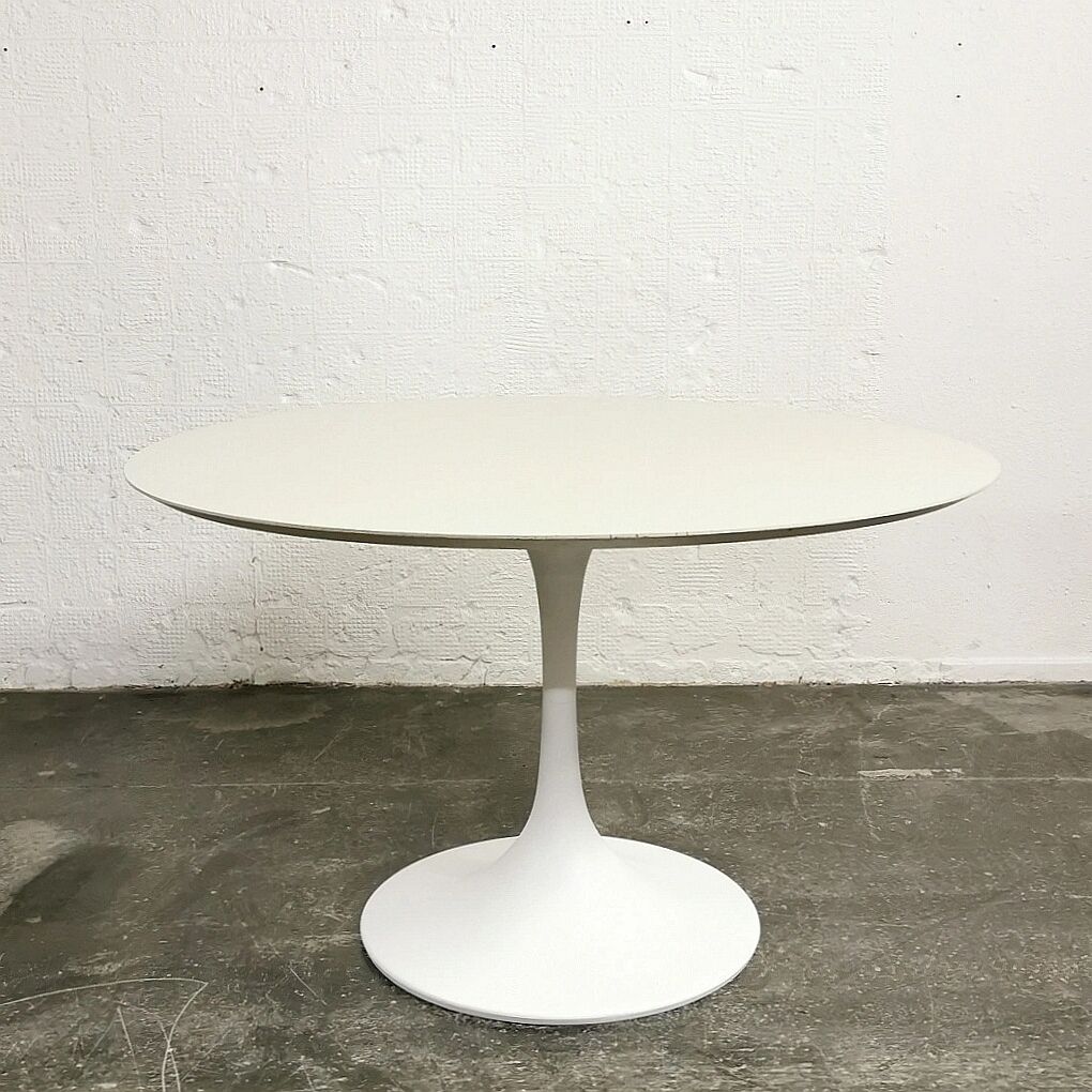Table à manger pied tulipe 1970