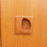 Scandinavian dressing cabinet with round mirror