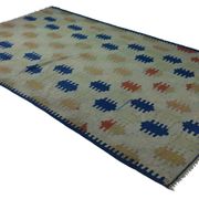 Grand vintage Turkish kilim in blue and ecru, 352 x 217 cm.