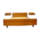 Lit 2 places vintage et tables de nuit