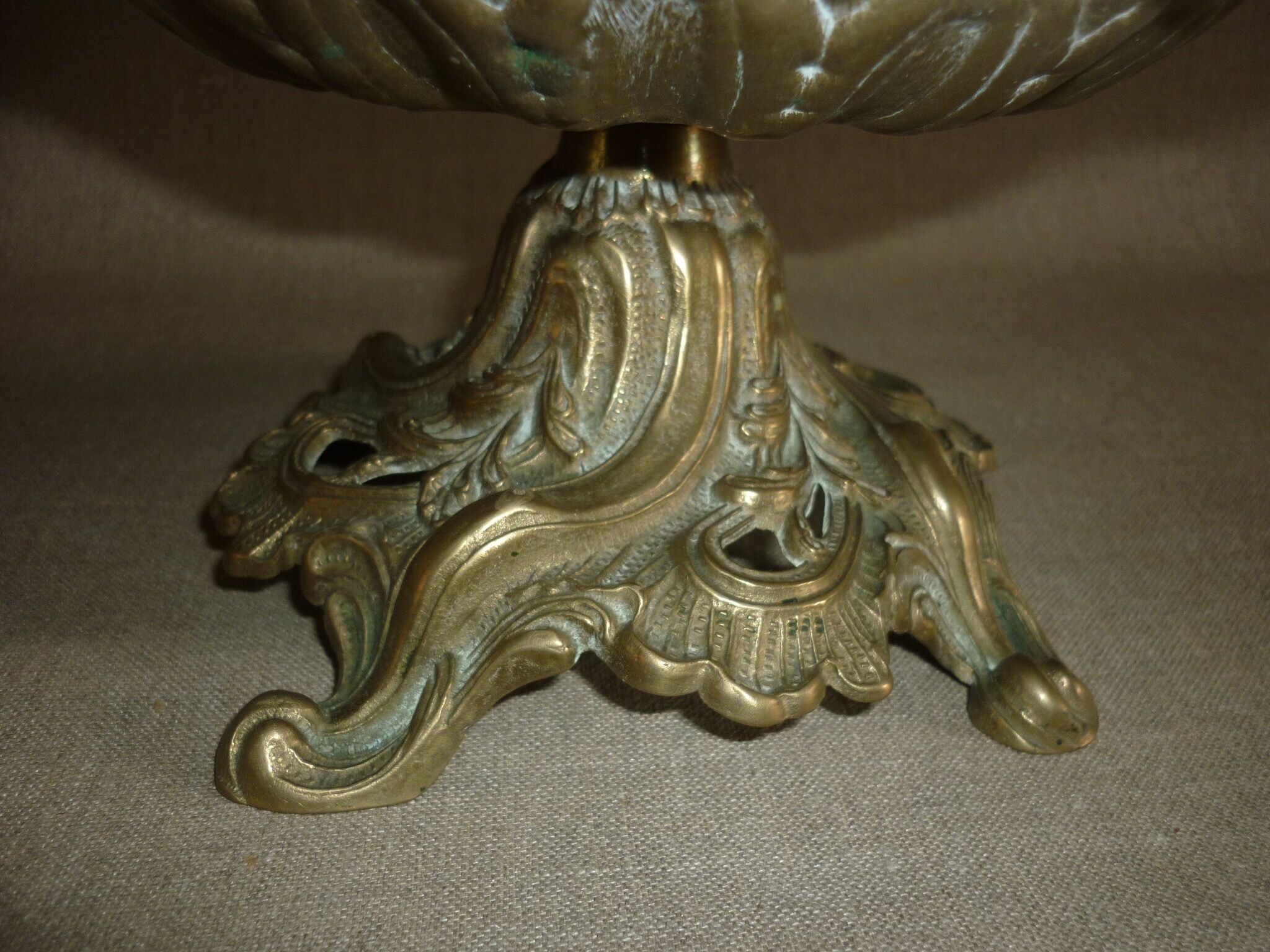 Fruit cup on bronze piedouche