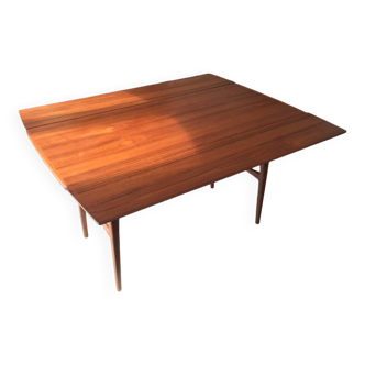 Modular Scandinavian table