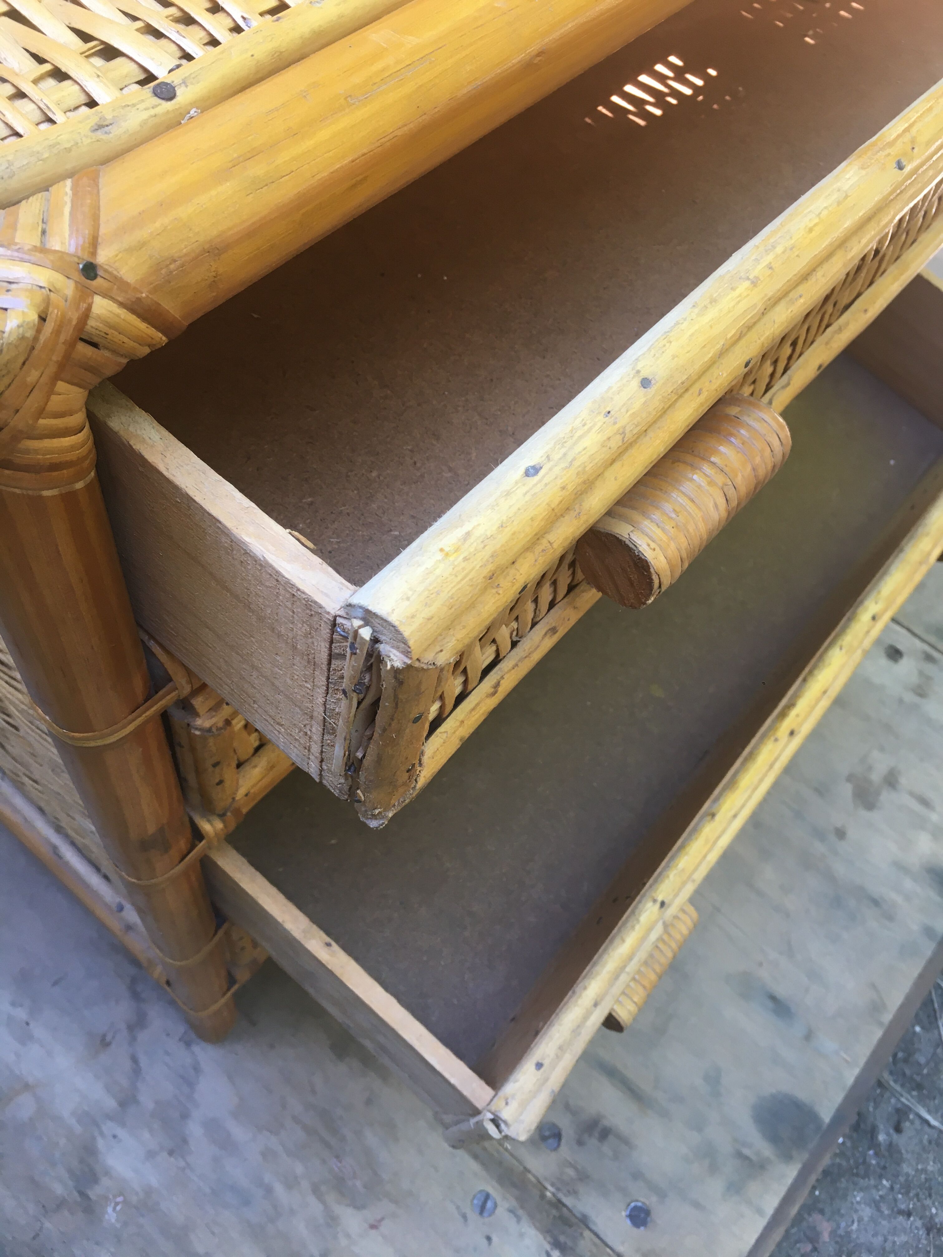 Commode et chevet en rotin et bambou