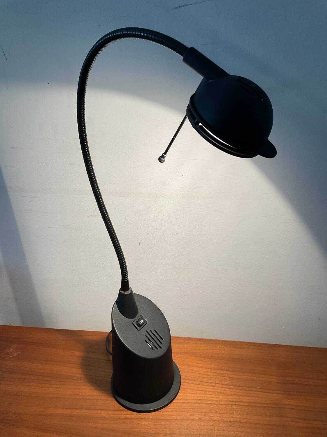 Italian articulated lamp from the 70s and 80s