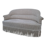 "Crapaud" bench in the richly decorated Napoleon III style.