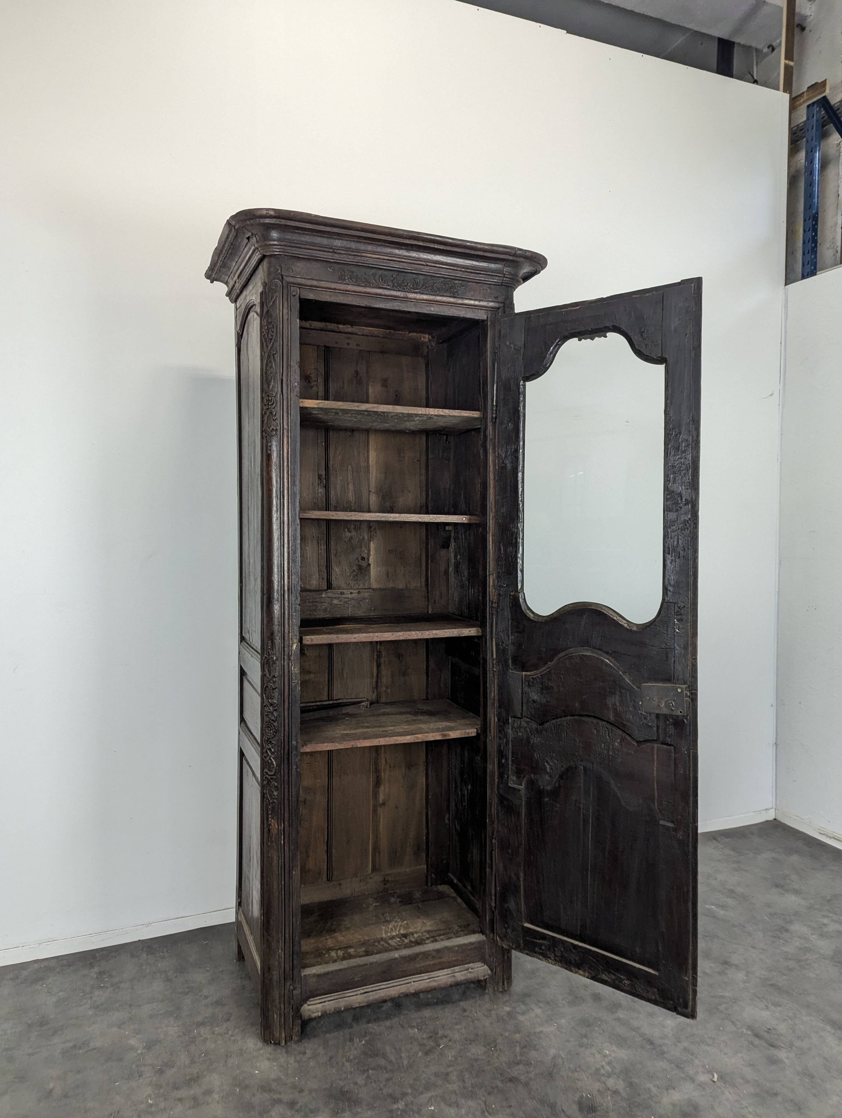 Bonnetière de style Régence en chêne