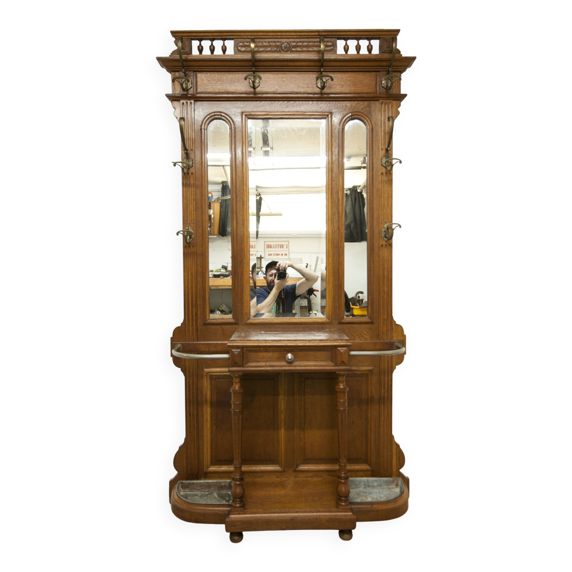 Napoleon III wardrobe in walnut, late 19th century, 3 mirrors, marble.