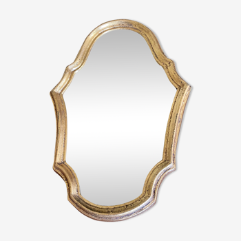 Miroir doré de style Louis XV sobre 32 X 22