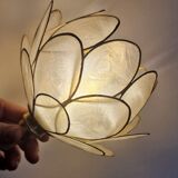 Fleur de lotus en nacre en suspension ou baladeuse
