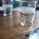 Lot de 8 verres granités blancs
