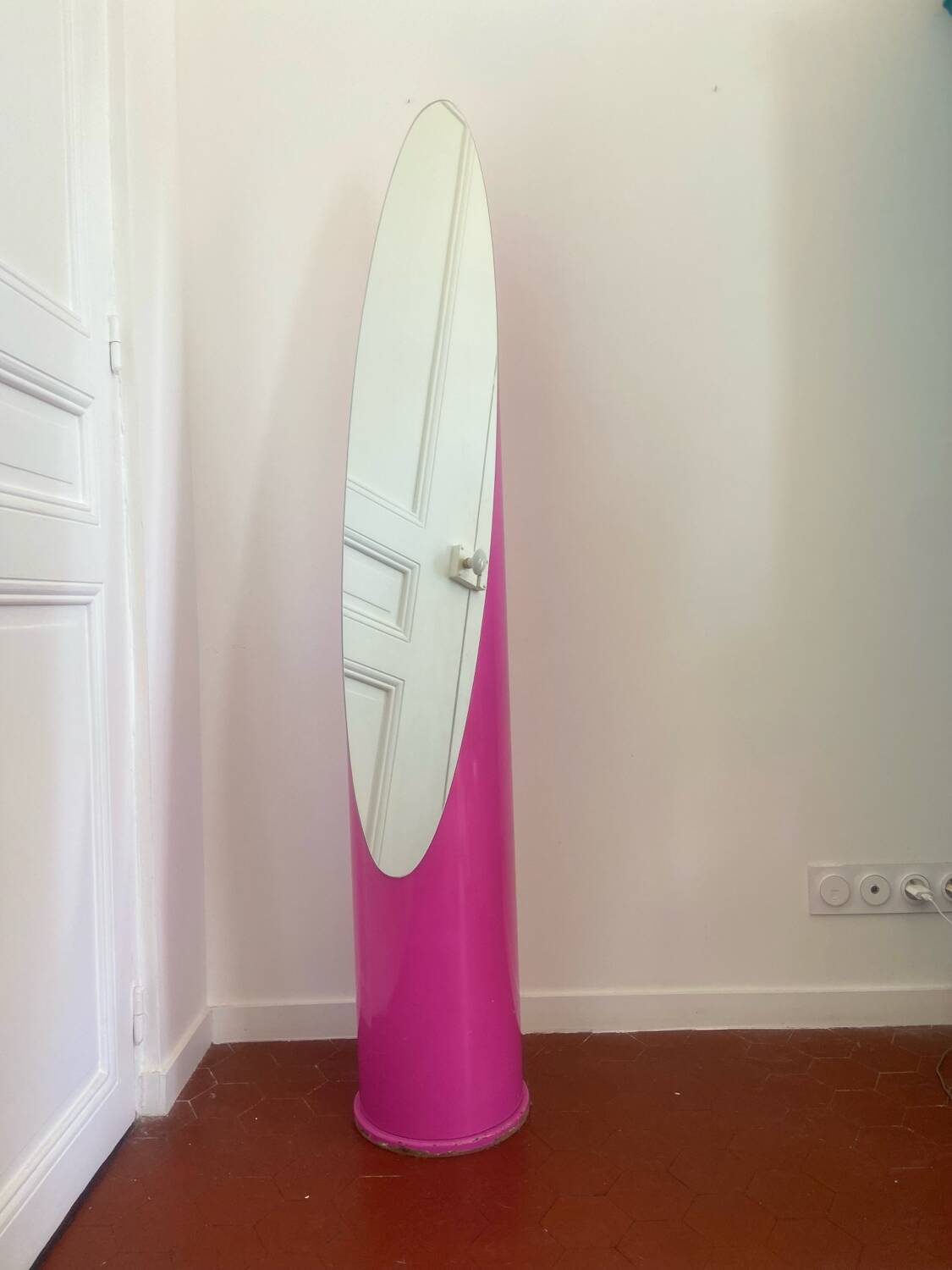 Space age lipstick mirror