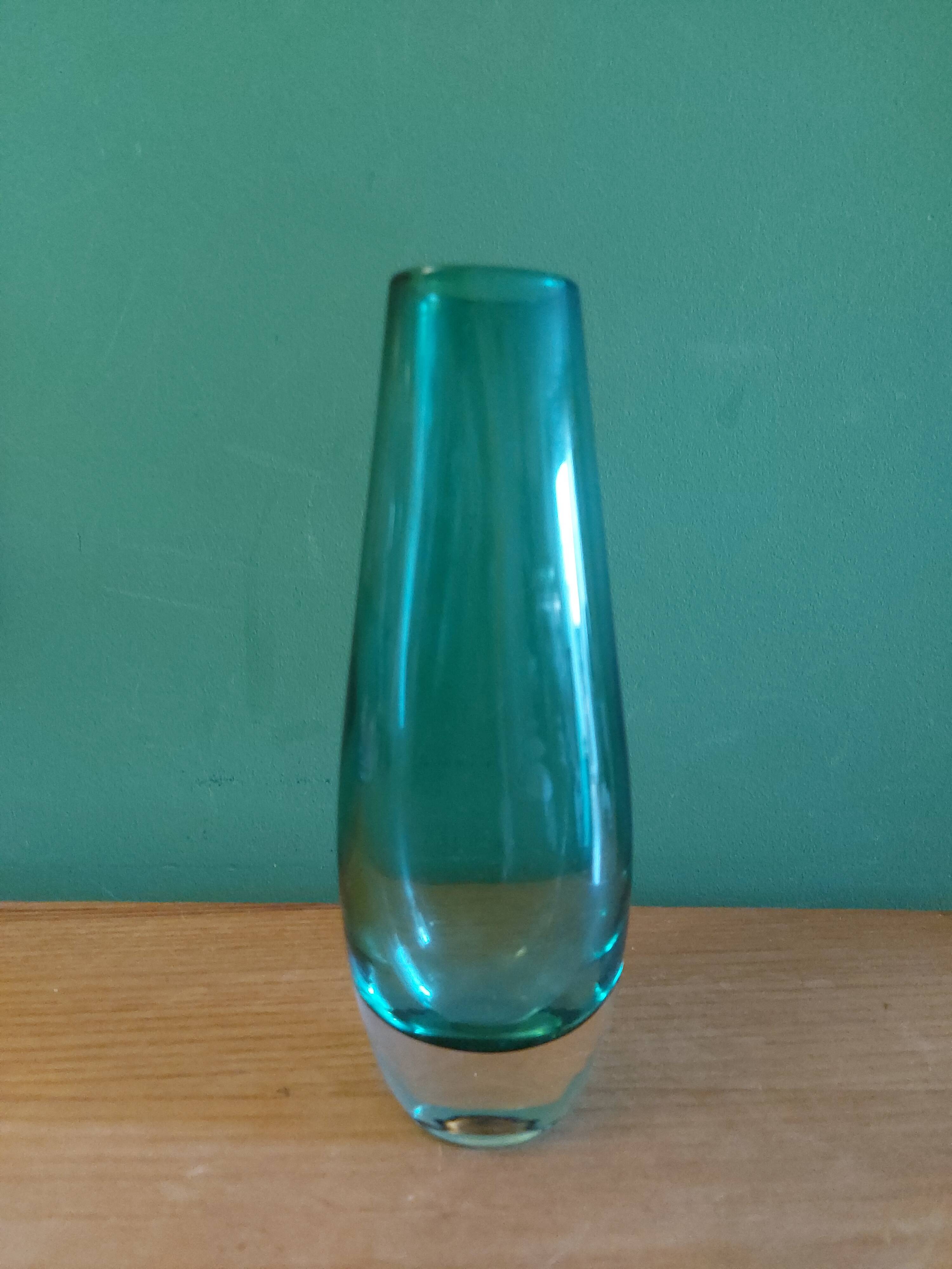 Glass vase