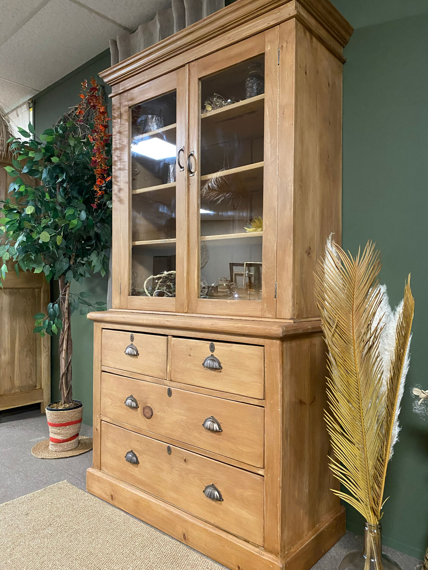 Vaisselier , vitrine 