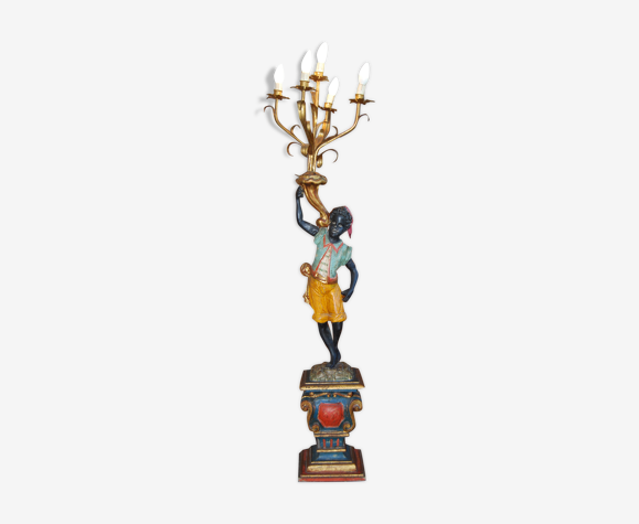 Nubien porte torchère en bois sculpté polychrome du milieu du xxe.