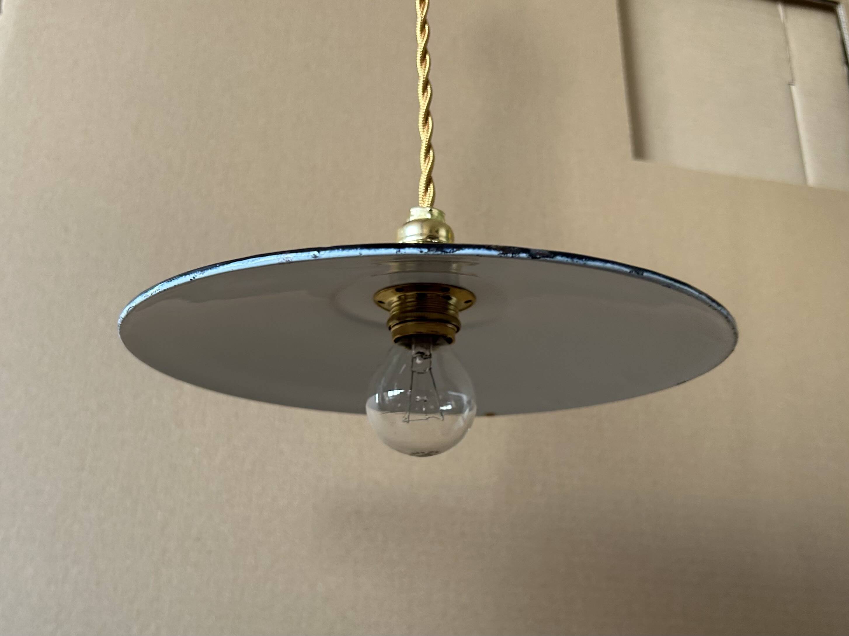 Suspension industrielle noire ancienne D24cm