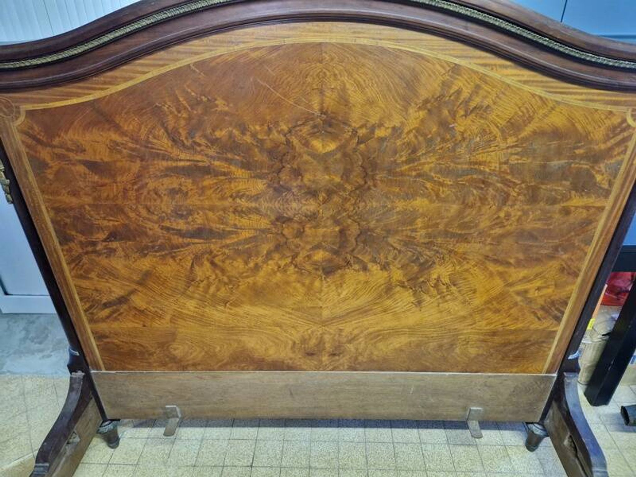 François Linke (1855-1943), marquetry veneered wooden bed in Louis XVI style