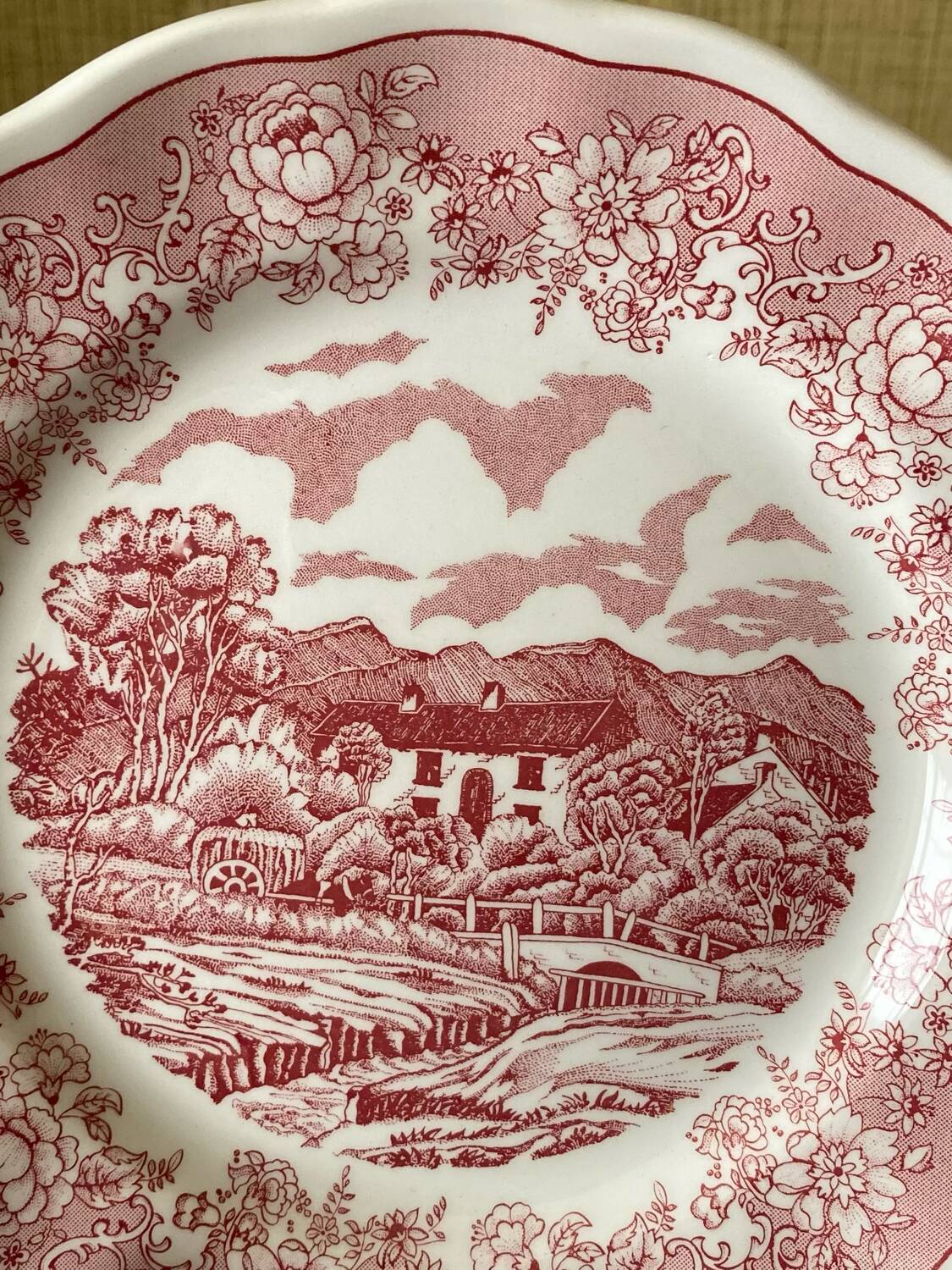 6 assiettes à dessert Fontebasso Swiss Landscape en faïence rouge