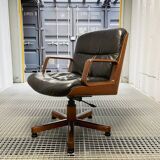 Vaghi • Italian Design • Vintage black leather executive chair from the 70s