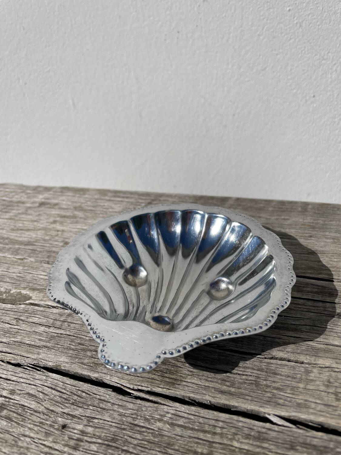 Silver-plated metal shell butter dish
