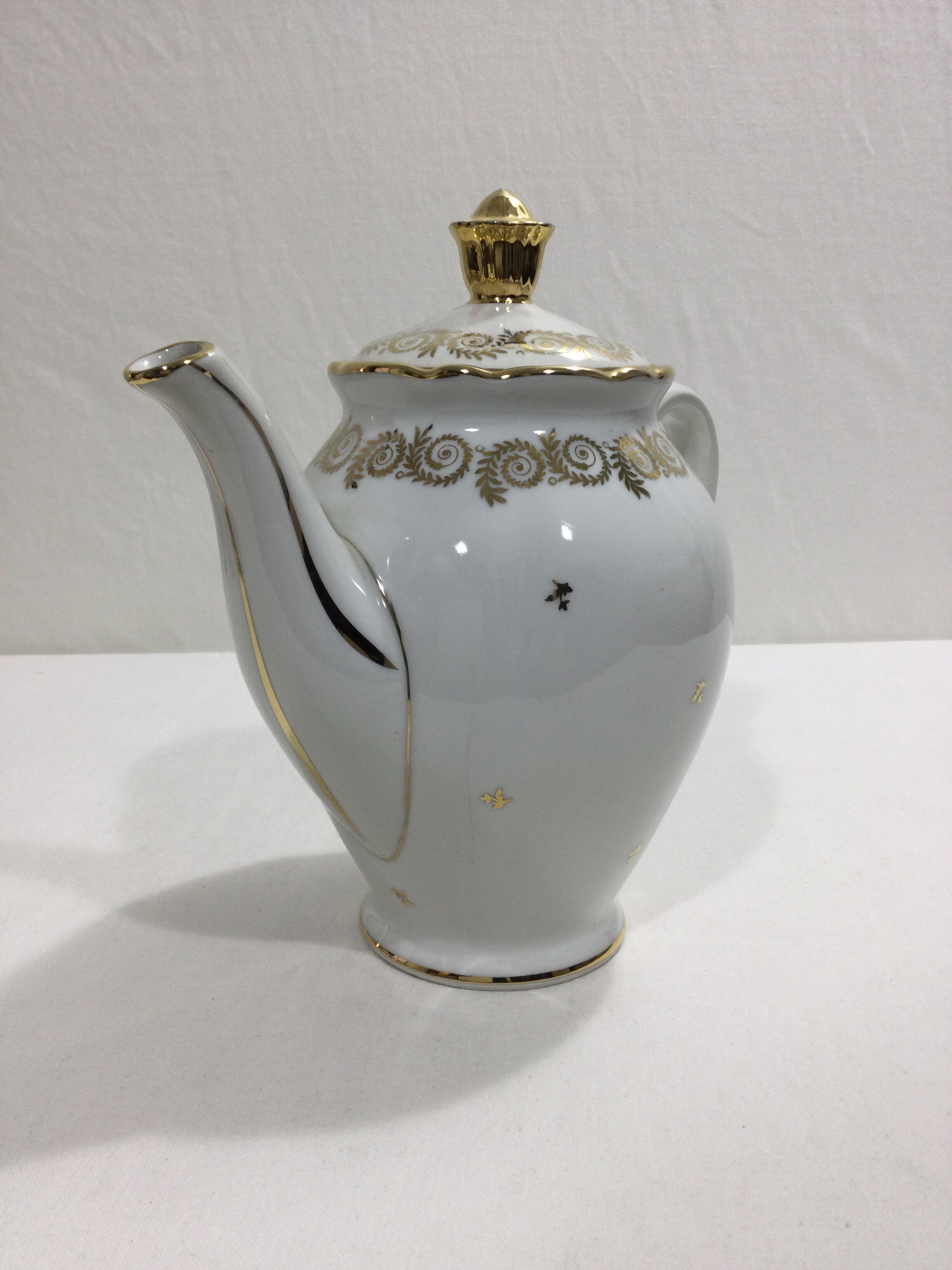 Be Reynolds - Limoges Porcelain tea set