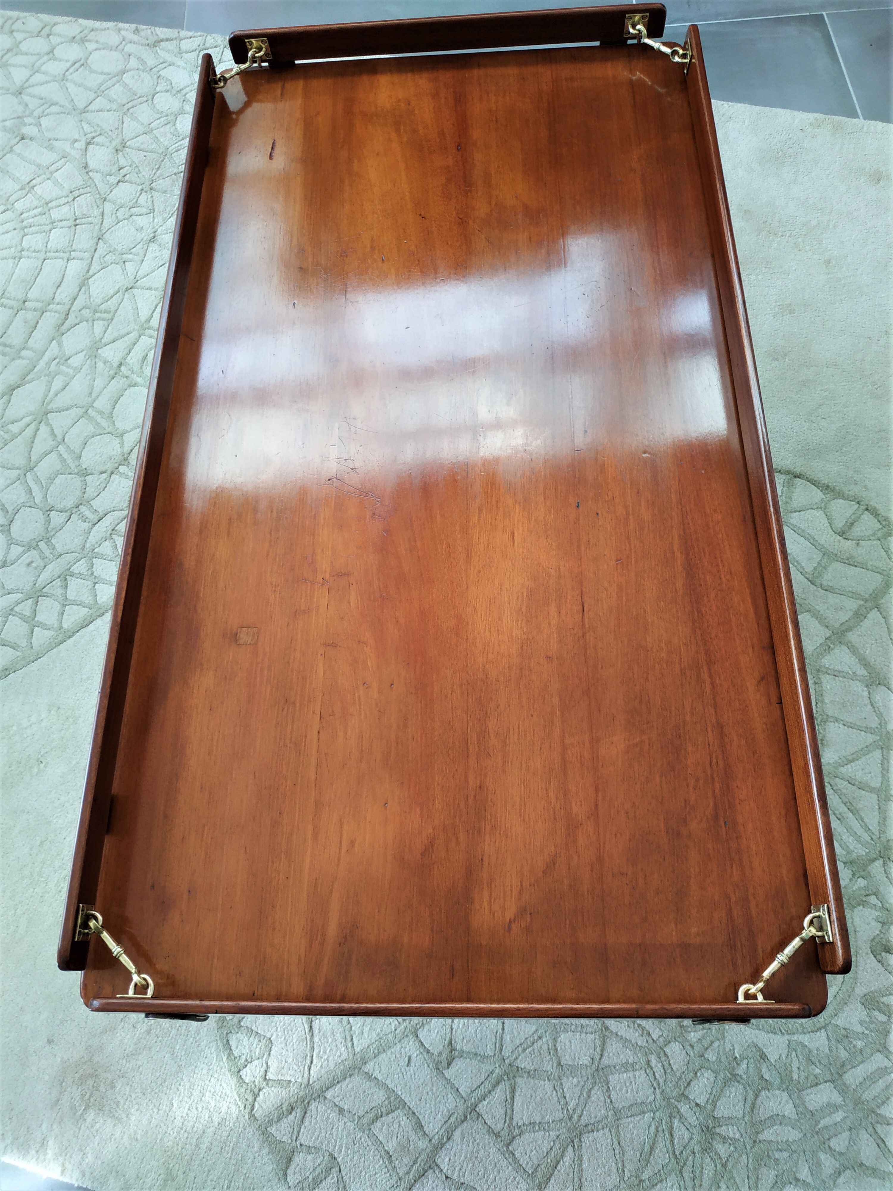 Marine bass table in solid mahogany