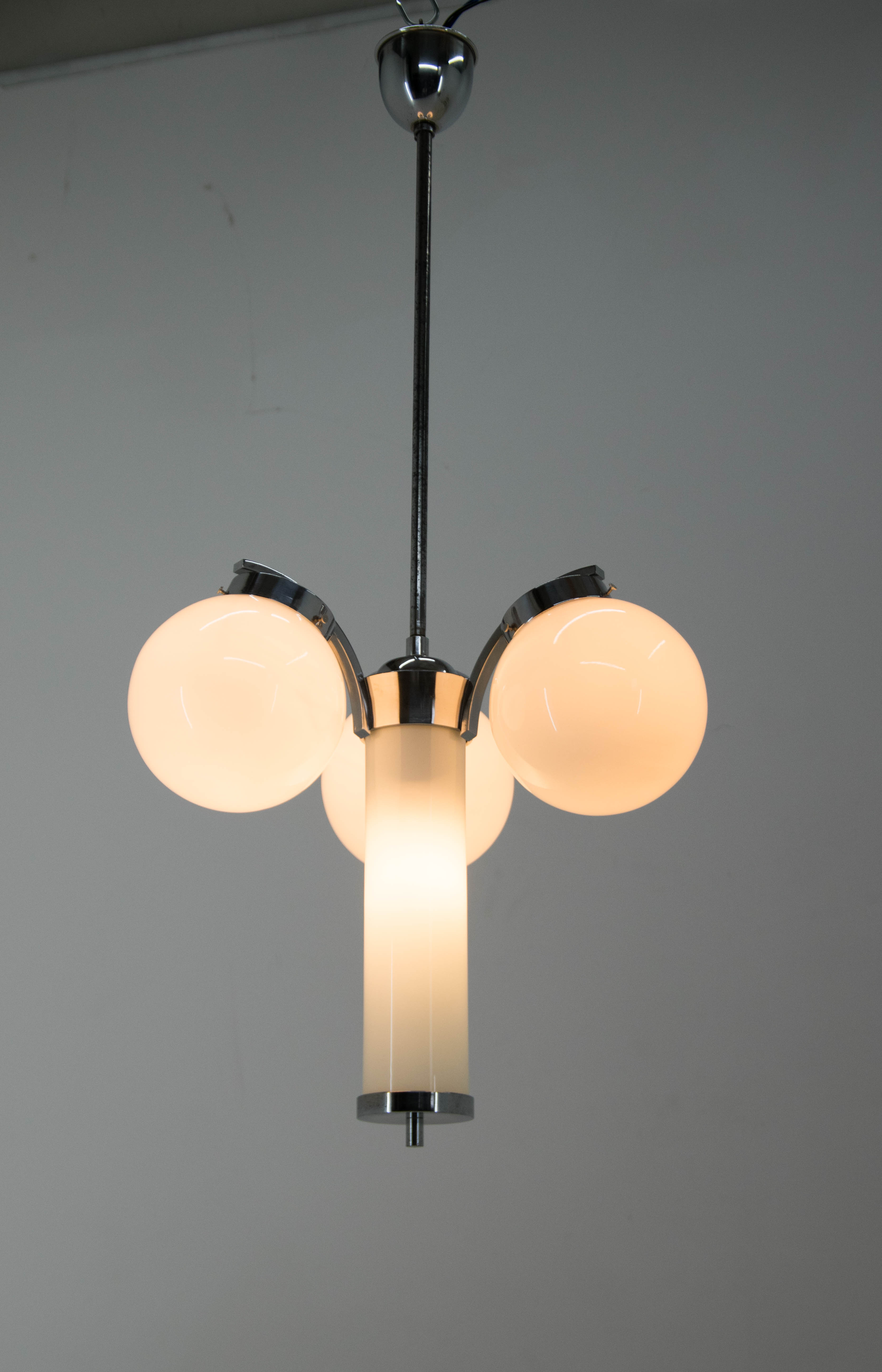 Lustre art déco en chrome et verre, années 1930