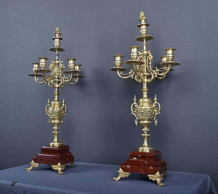 Paire d’importants Candélabres en Bronze, goût Renaissance – 1920