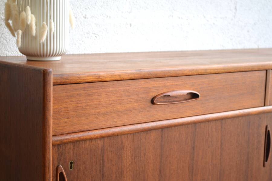 Enfilade danoise en teck par Sven Andersen
