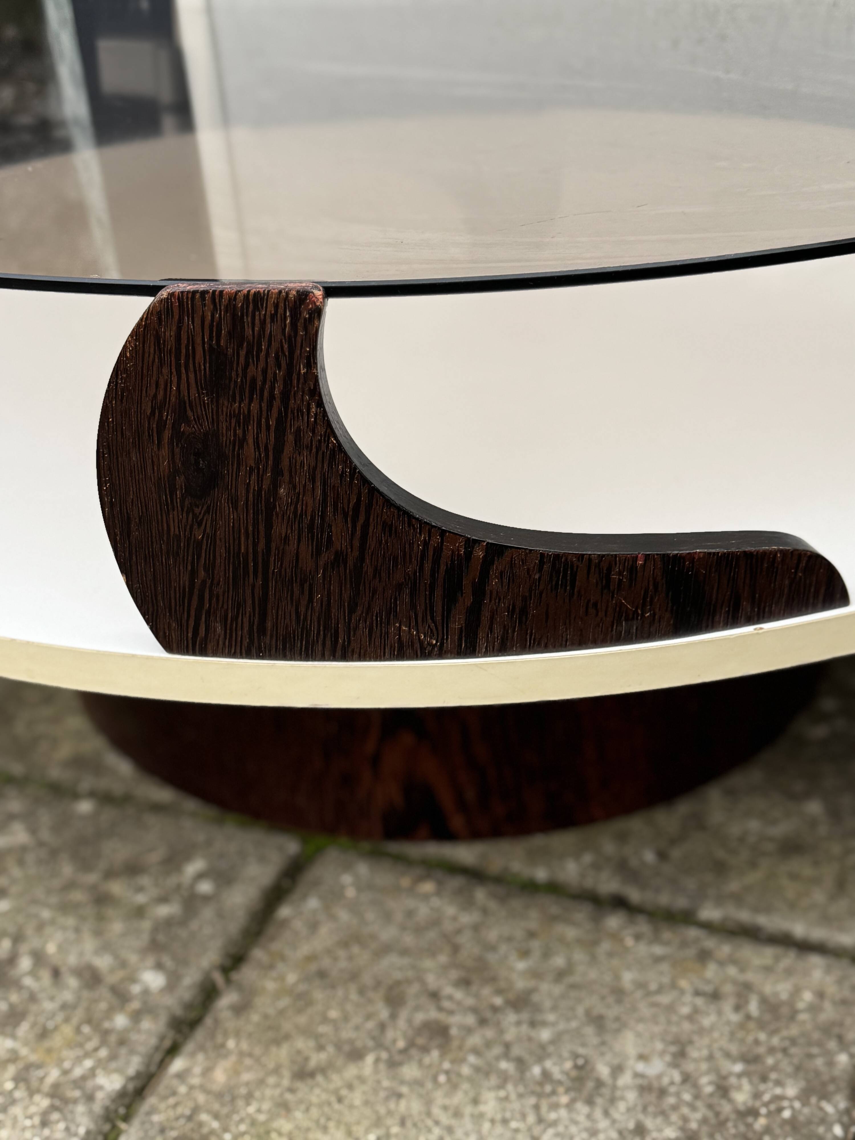 Table basse ronde de l'ère spatiale