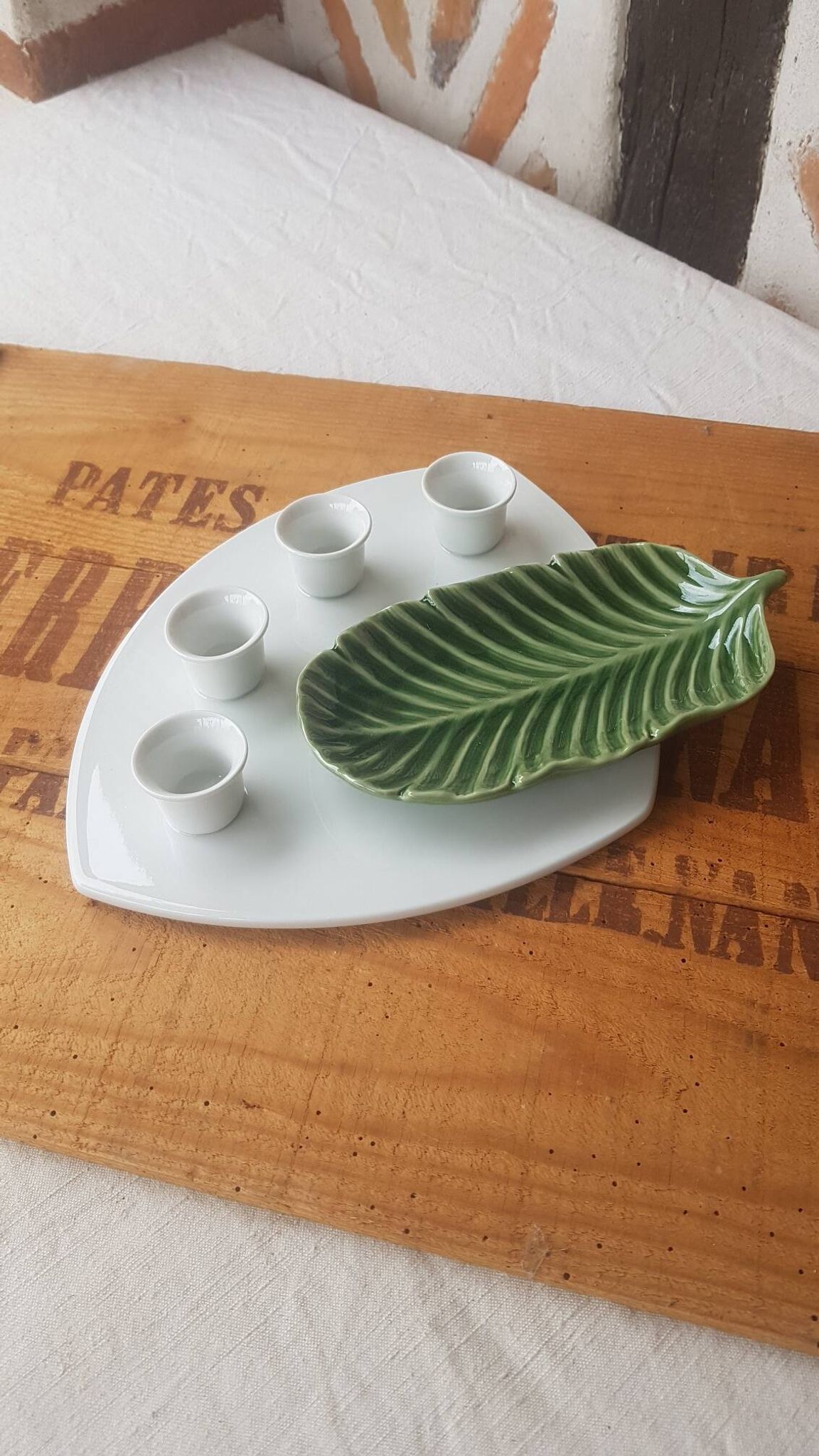 Designer painter's palette candle holder