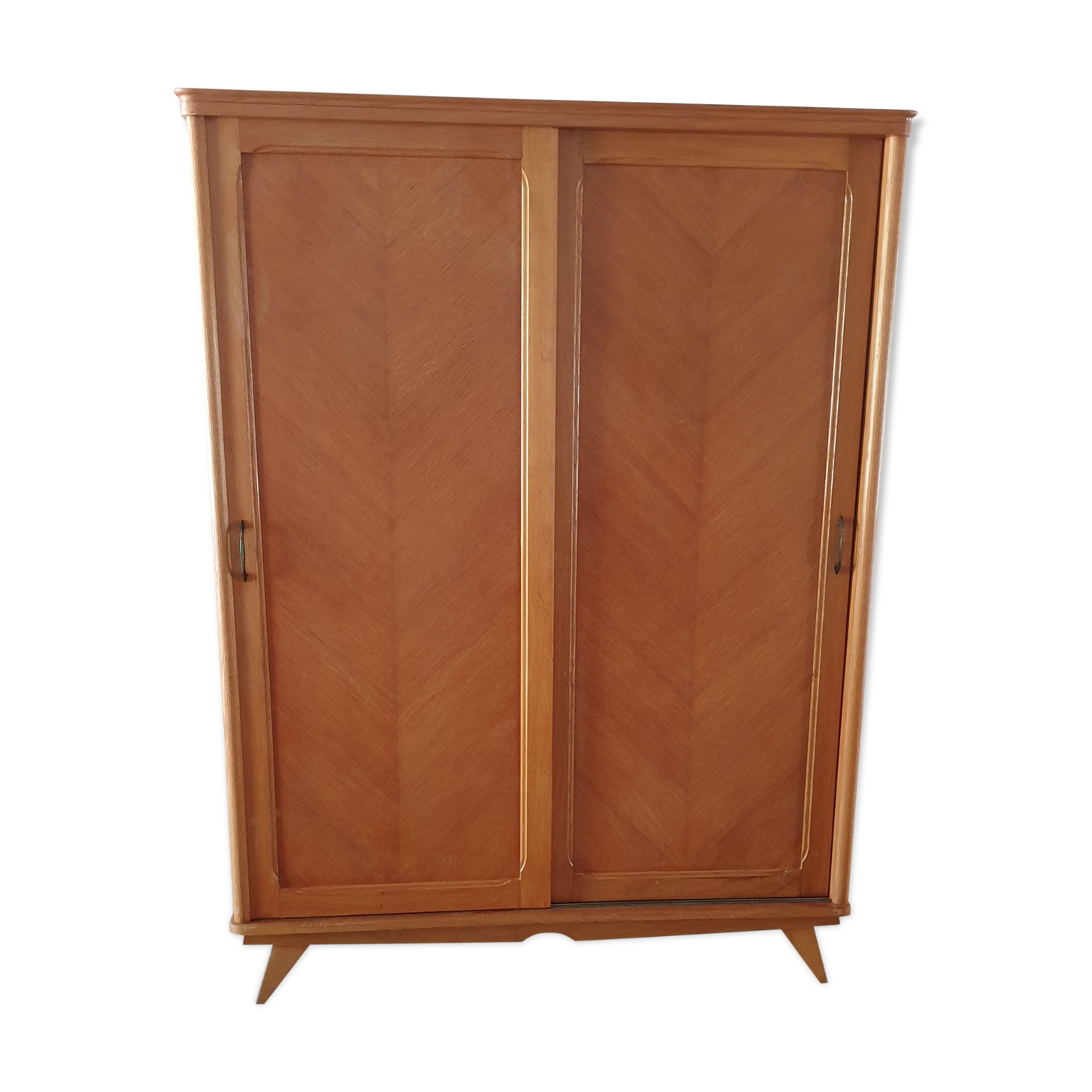 Parisian wardrobe with sliding doors