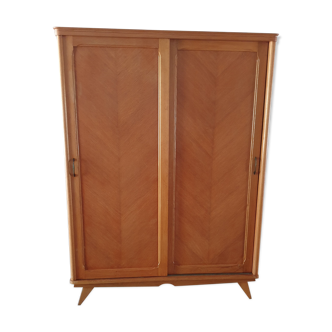 Parisian wardrobe with sliding doors