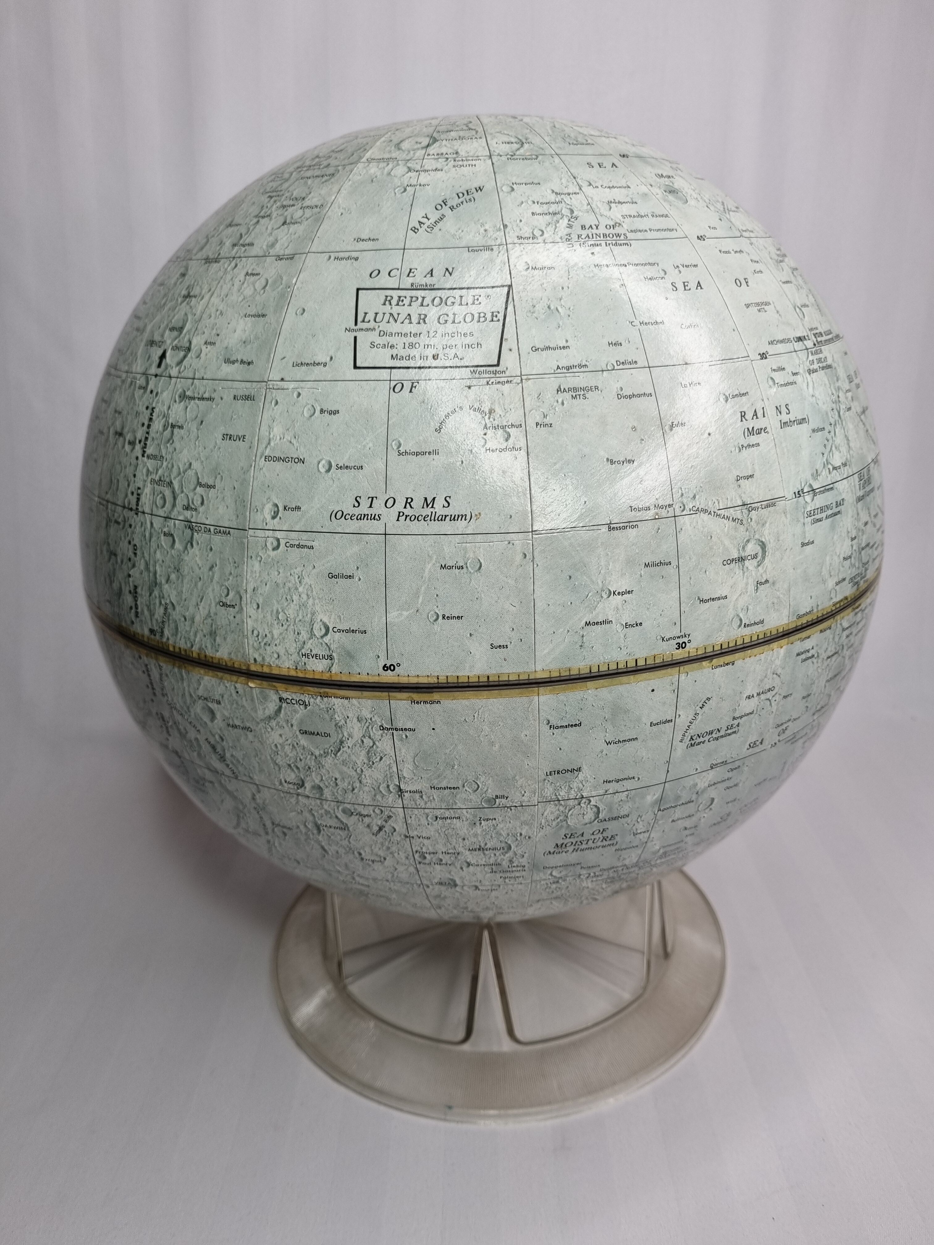 Vintage lunar globe made in u.s.a., 30 cm on base