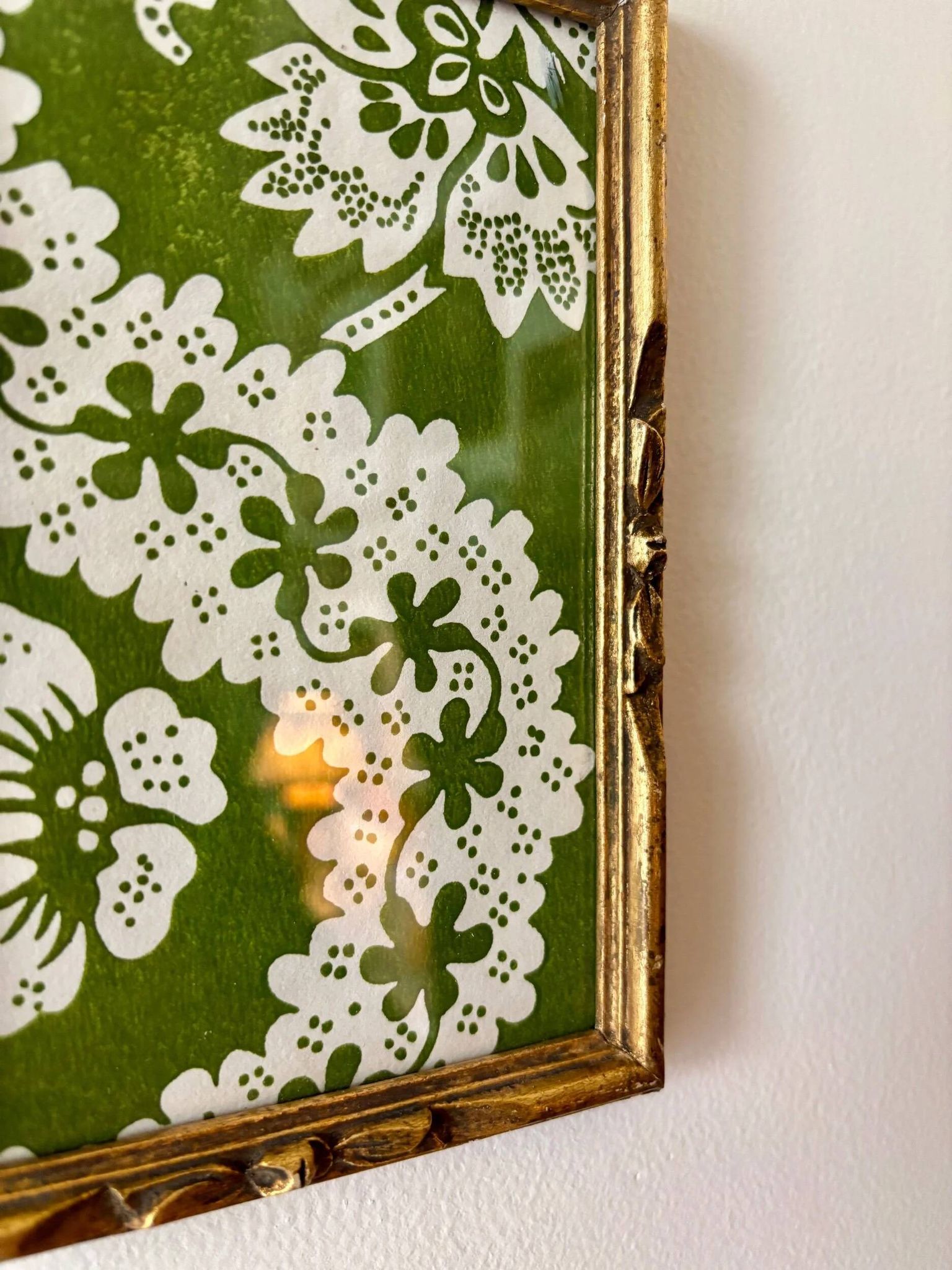 Golden wooden frame with domino paper Antoinette Poisson 96C "Oratorio"