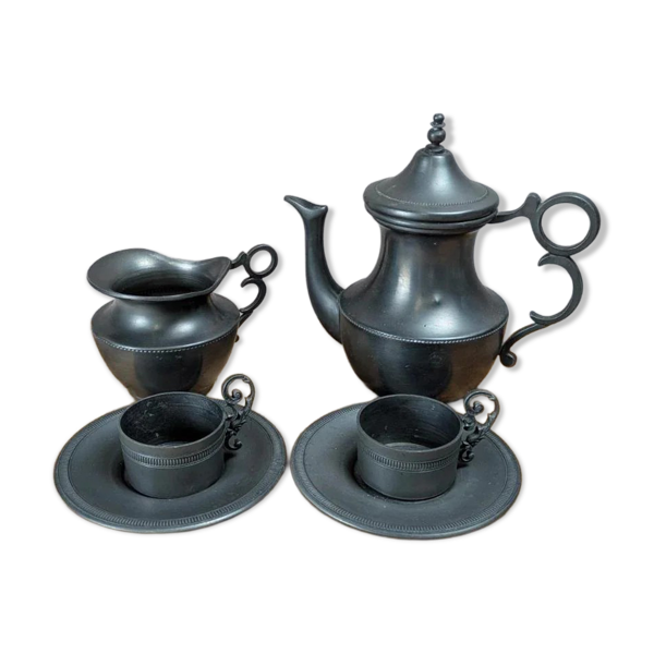 Théière, pot à lait & duo tasses/soucoupes