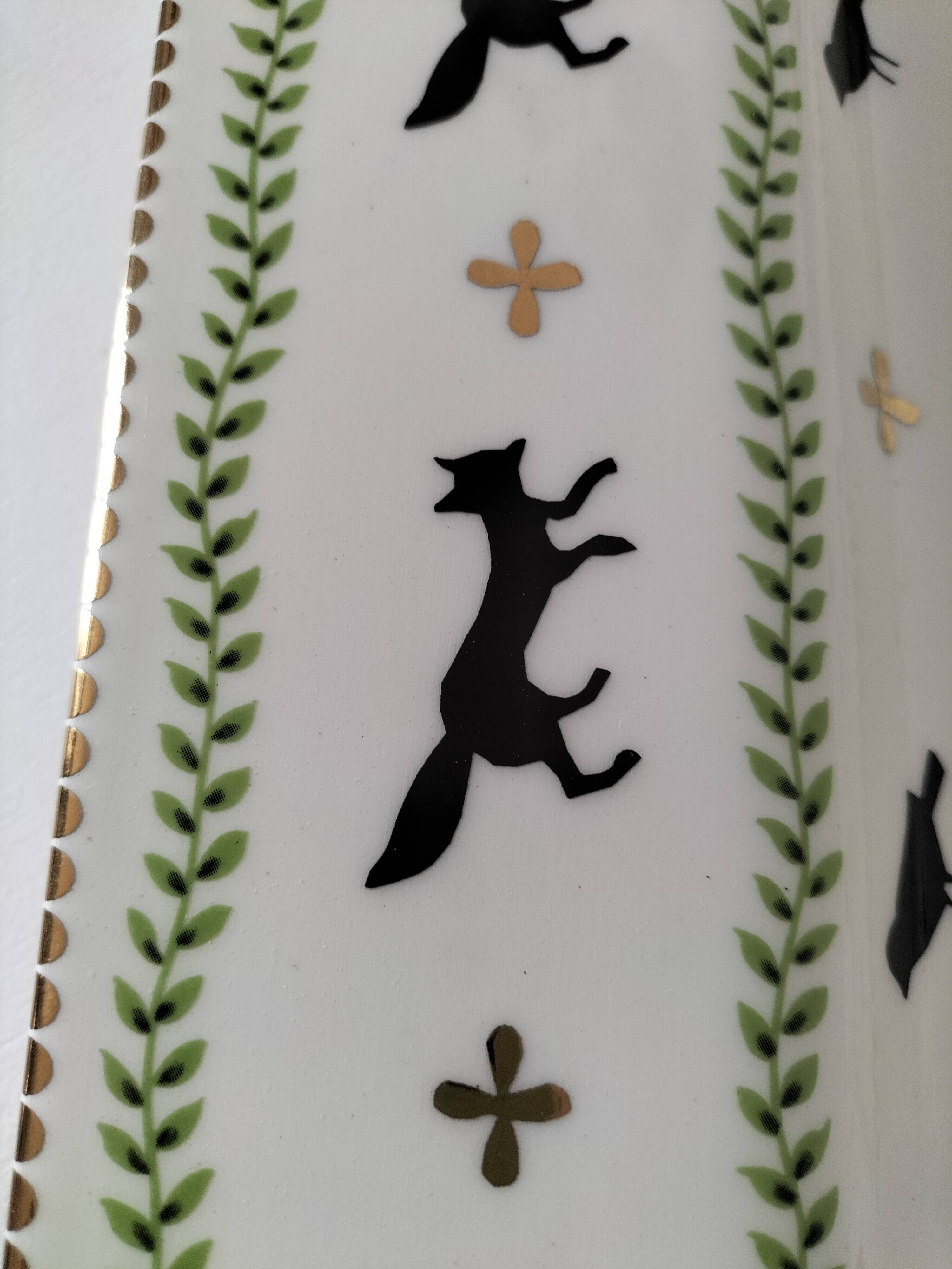 Large square dish RB Bernarda with animal decoration.