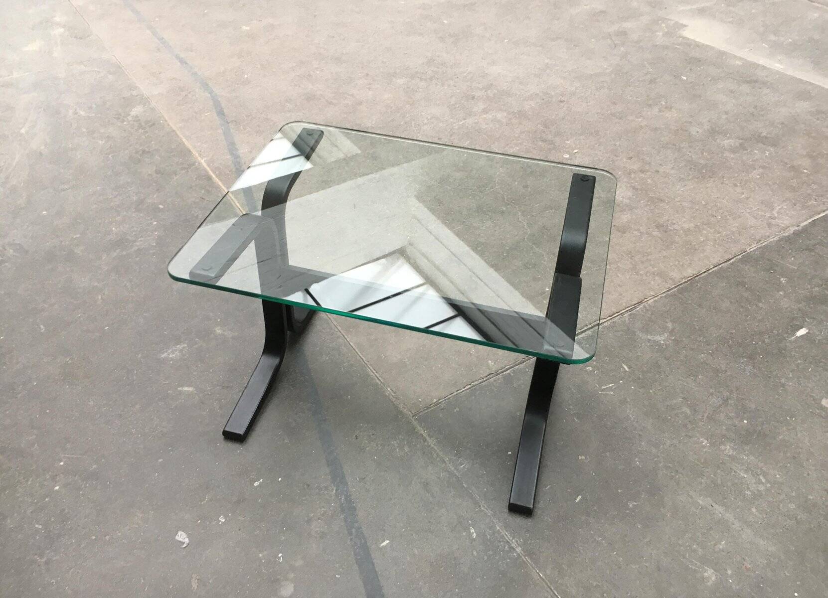 Mid-century Norwegian Siesta glass side table by Ingmar Relling for Westnofa.
