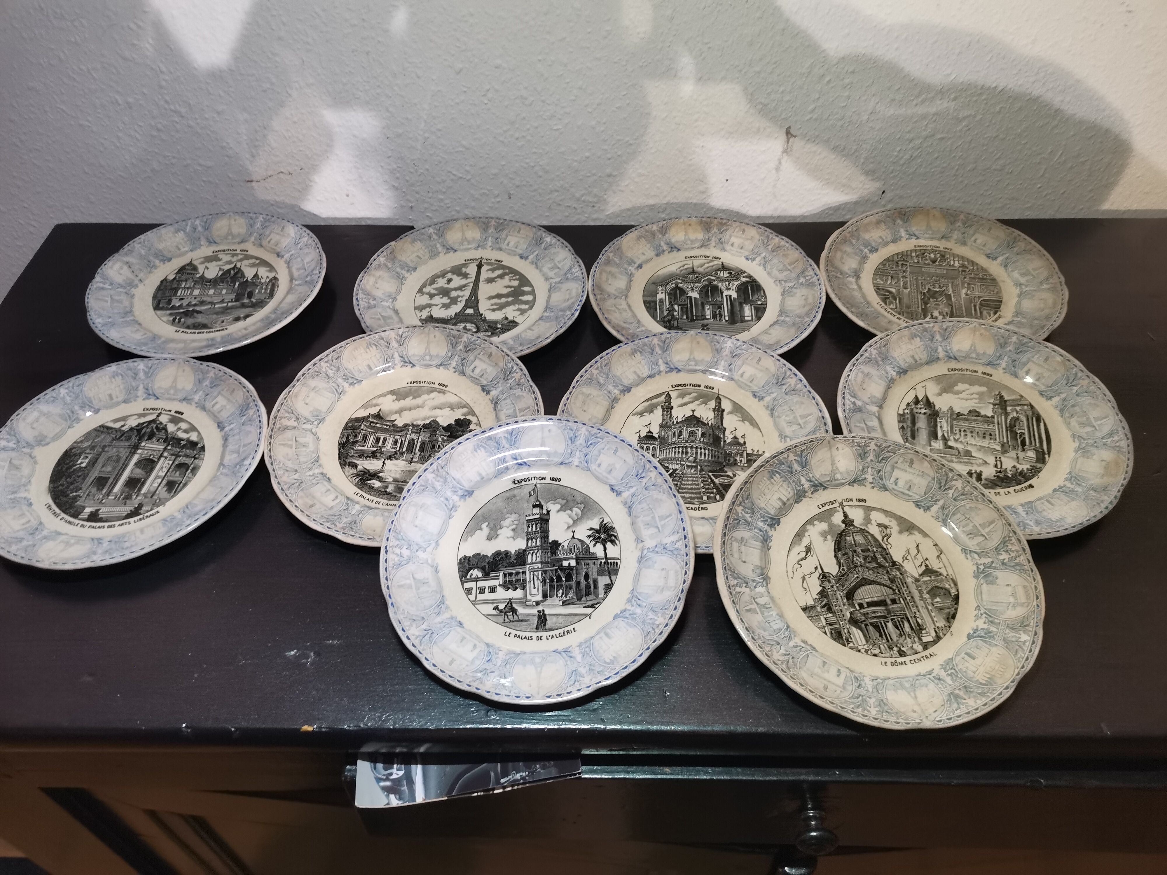 Lot 10 assiettes parlantes opaque Sarreguemines fin 19 ème, exposition universelle 1889