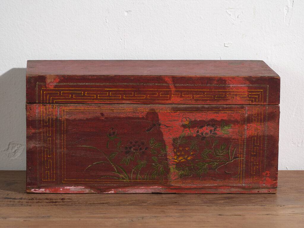 Small antique chest with floral patterns (circa 1900) #19