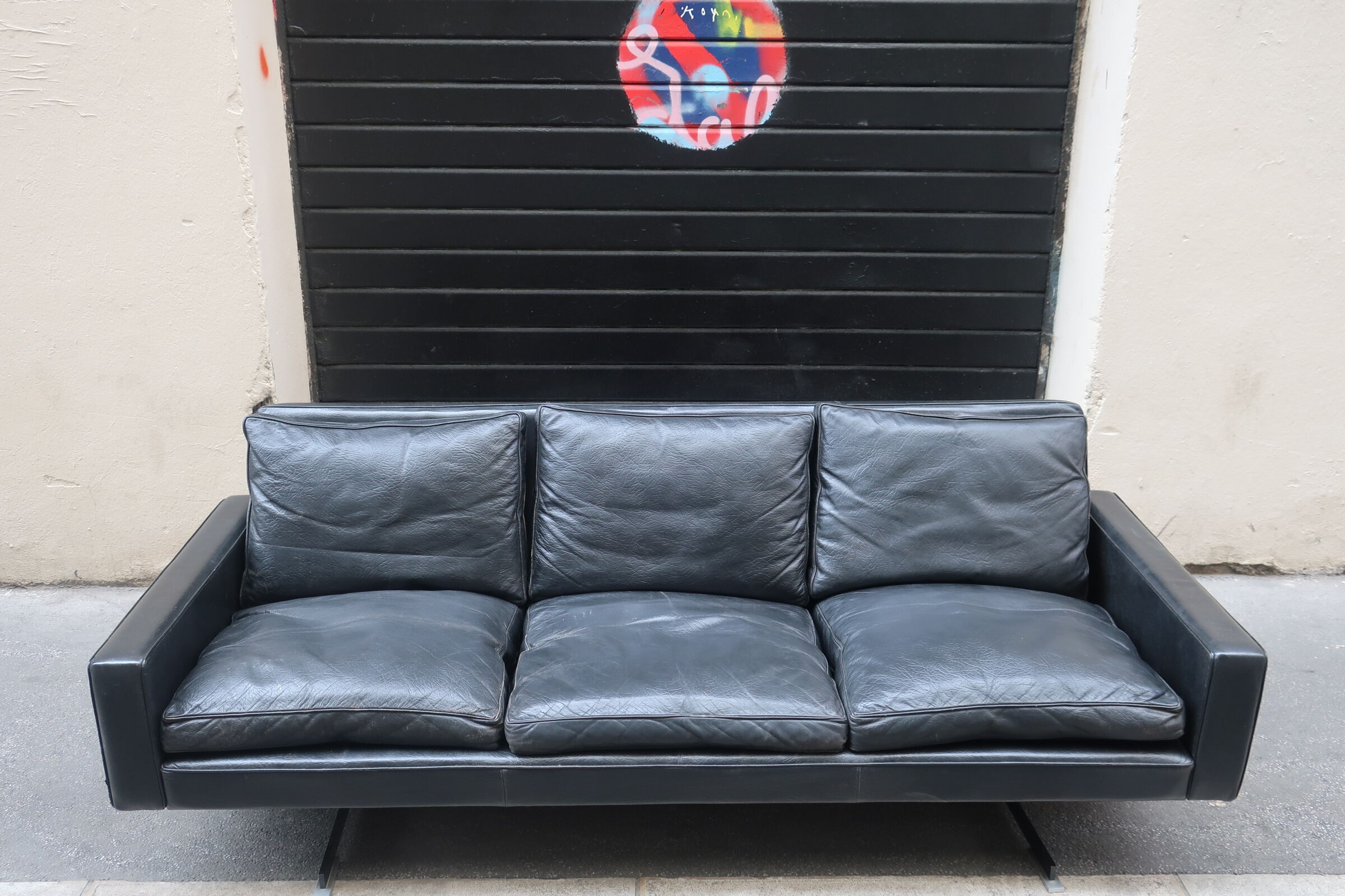 Leather sofa from the 70s chrome footing