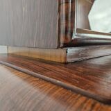 1930s Art Decò display cabinet in walnut and walnut root