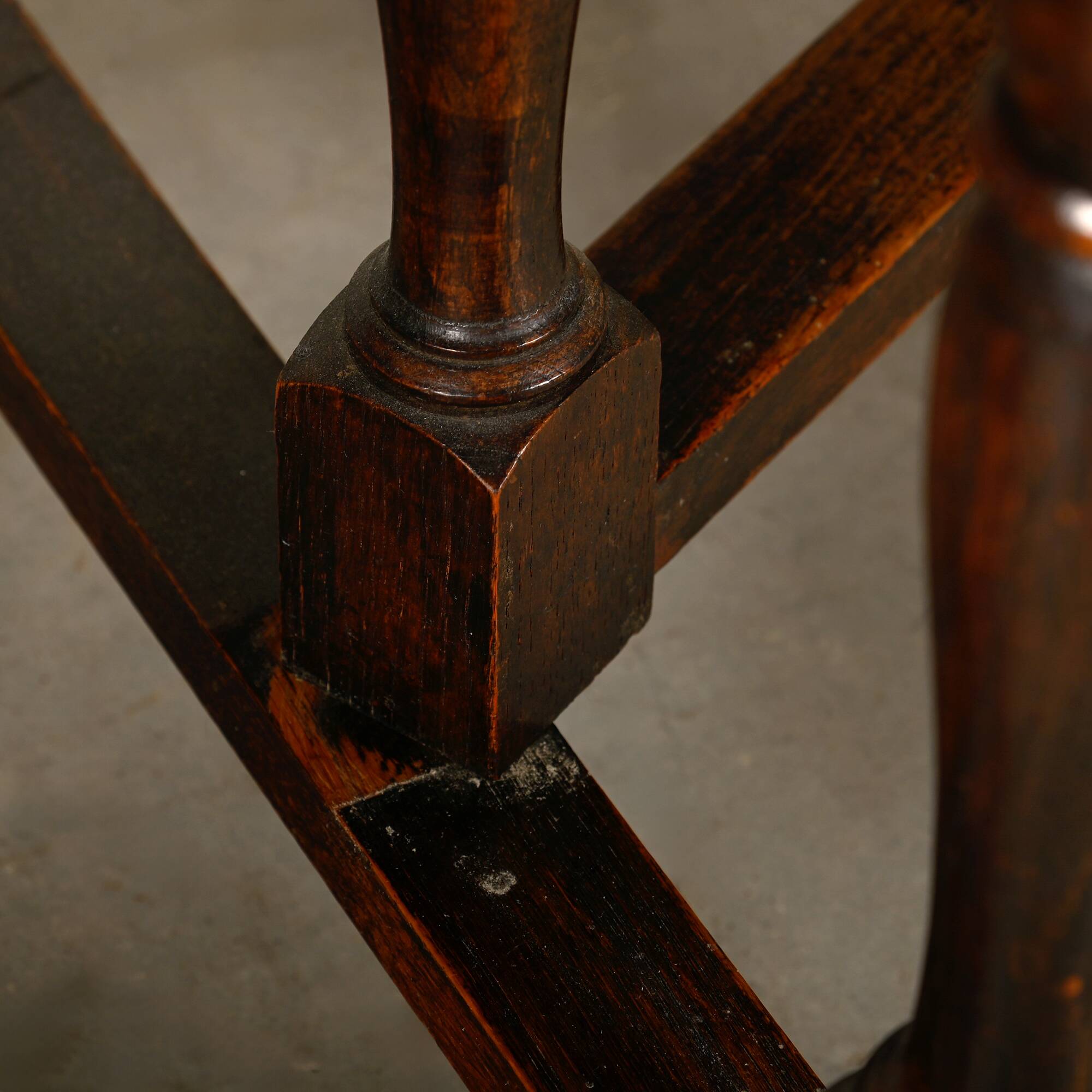 Antique English oval Gateleg Table in solid Oak, Late 19th Century