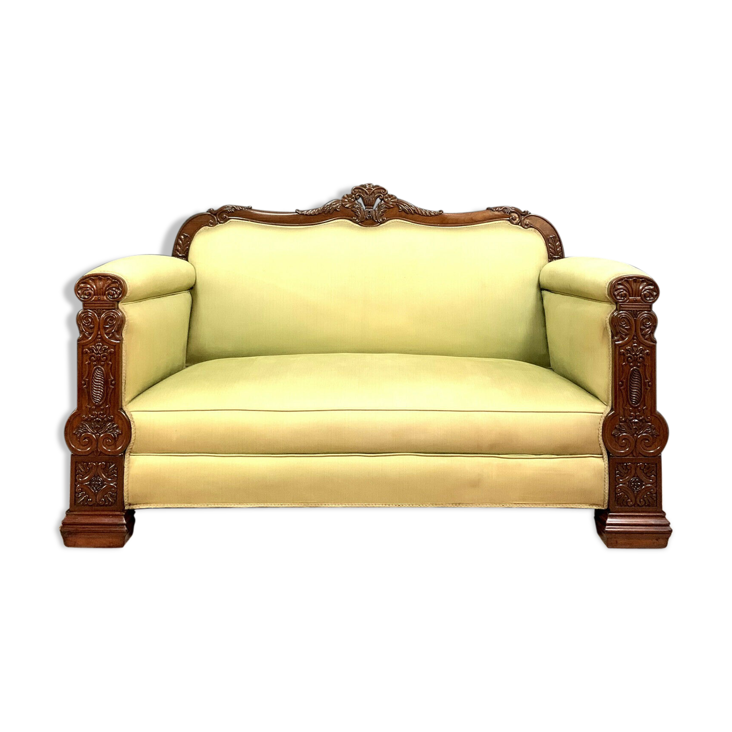 Canapé de boudoir époque Charles X en acajou avec tapisserie façon soie